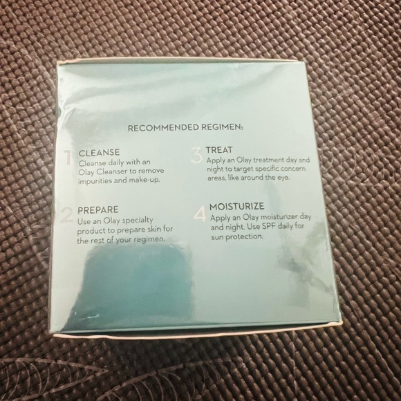 Olay Luminous Whip Face Moisturizer - 1.7oz - Picture 4 of 4